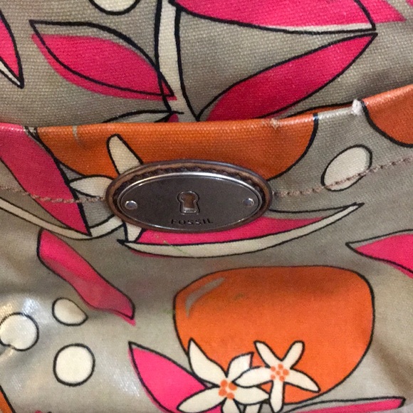 Fossil Convertible crossbody in fun brights - Picture 2 of 7